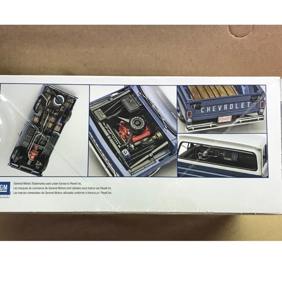 NWT Revell '66 Chevy Fleetside Pickup 1:25 Scale Plastic Model Kit - Picture 7 of 12